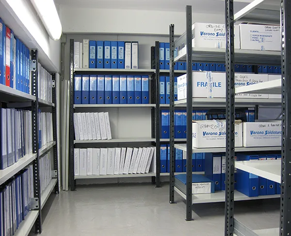 Sistem povezanih polica